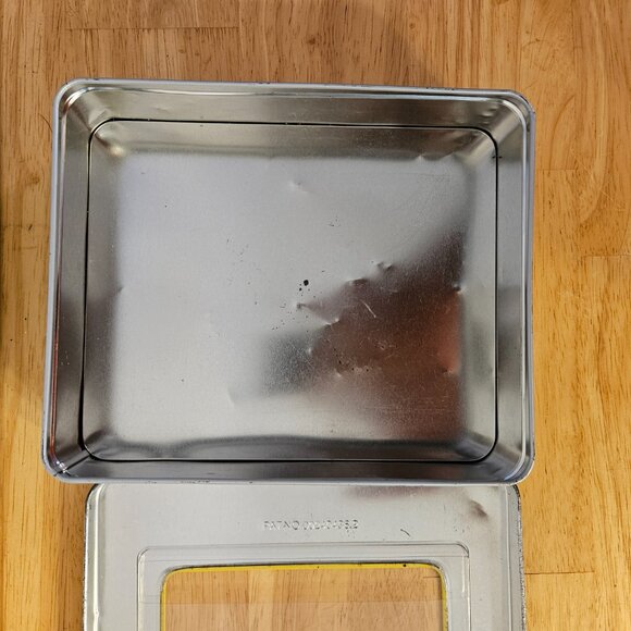 John Deere Collectible Tin Officially Licensed Product. ITEM #1943 - Picture 7 of 7